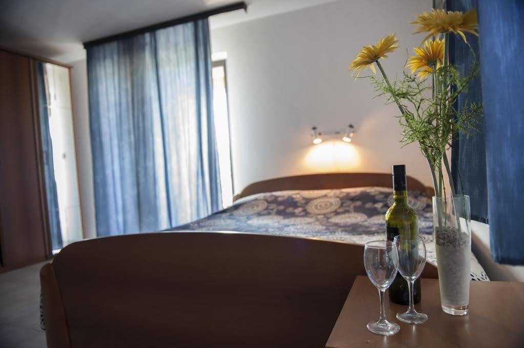 Apartments Paradis Rovinj Exterior photo