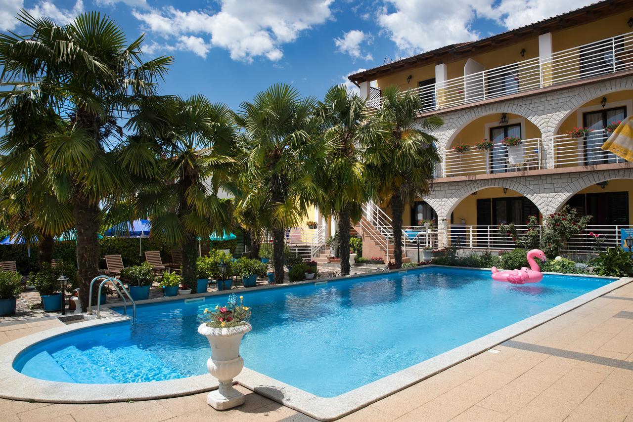 Apartments Paradis Rovinj Exterior photo